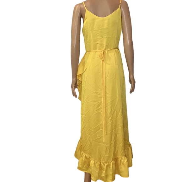 StyleKeepers the Treasured Wrap Midi dress - Picture 3 of 4